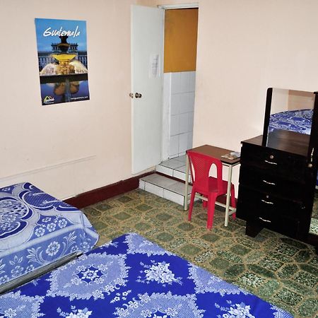 Hotel Estacion Gerona Bed & Breakfast Guatemala City Екстер'єр фото
