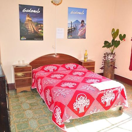 Hotel Estacion Gerona Bed & Breakfast Guatemala City Номер фото
