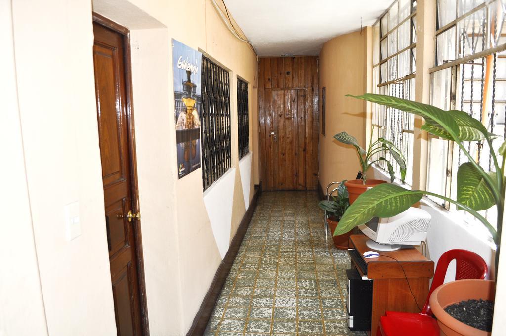 Hotel Estacion Gerona Bed & Breakfast Guatemala City Екстер'єр фото
