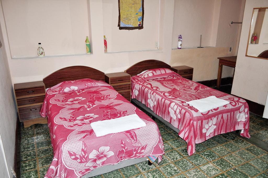 Hotel Estacion Gerona Bed & Breakfast Guatemala City Номер фото