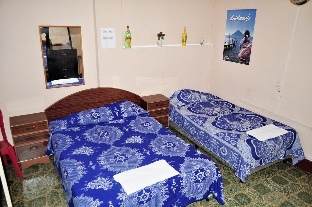 Hotel Estacion Gerona Bed & Breakfast Guatemala City Номер фото