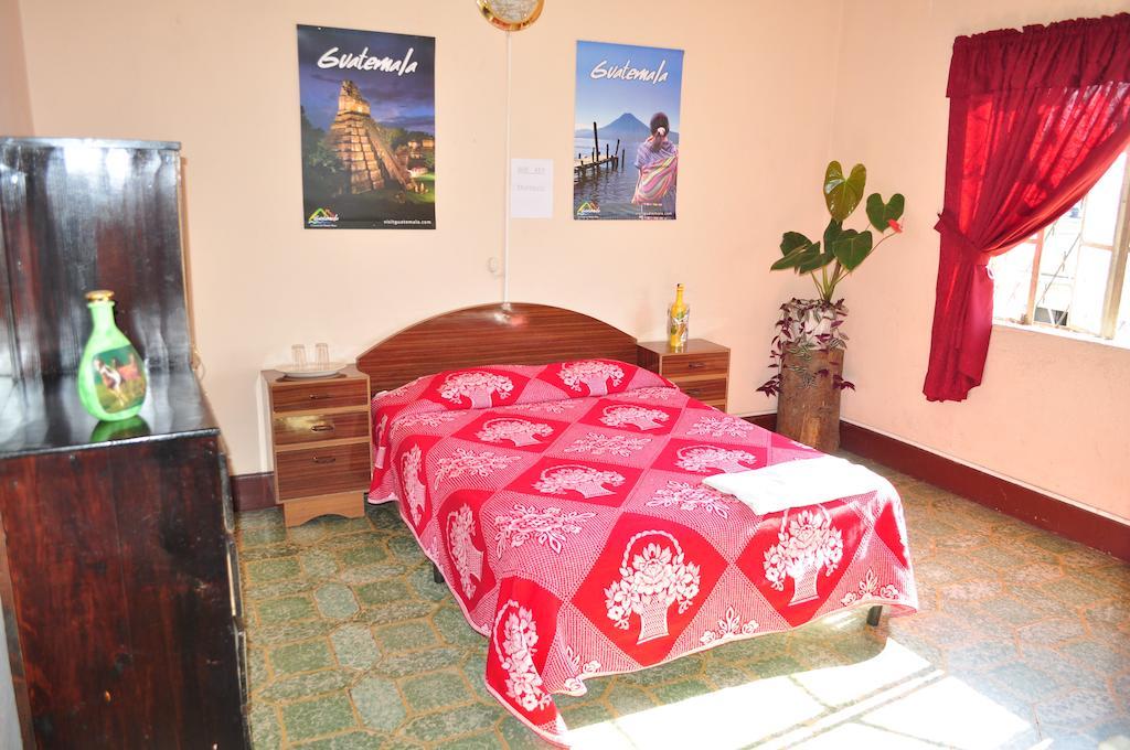 Hotel Estacion Gerona Bed & Breakfast Guatemala City Номер фото