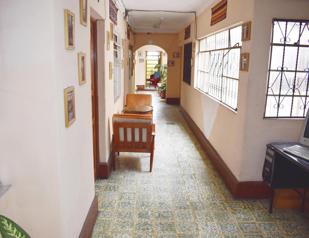 Hotel Estacion Gerona Bed & Breakfast Guatemala City Екстер'єр фото