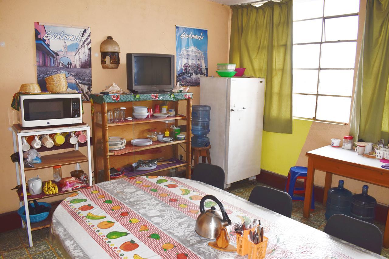 Hotel Estacion Gerona Bed & Breakfast Guatemala City Екстер'єр фото