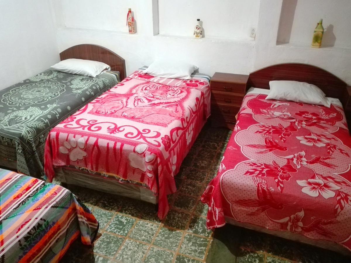 Hotel Estacion Gerona Bed & Breakfast Guatemala City Екстер'єр фото