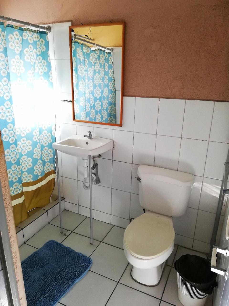 Hotel Estacion Gerona Bed & Breakfast Guatemala City Екстер'єр фото