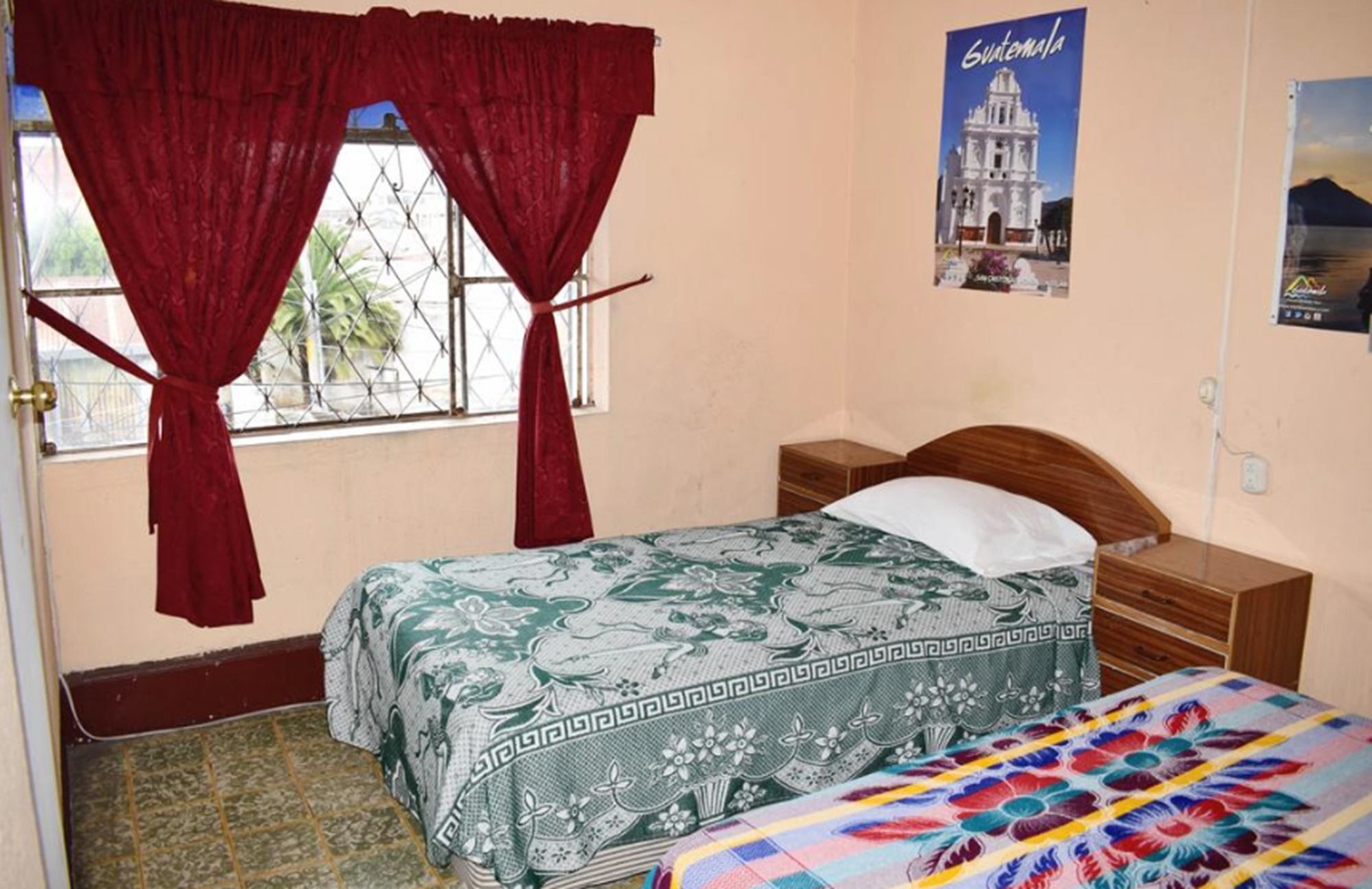 Hotel Estacion Gerona Bed & Breakfast Guatemala City Екстер'єр фото